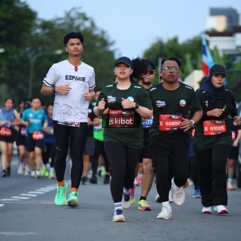 Runner Photo 3703868