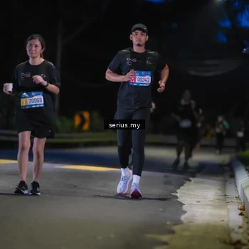 Runner Photo 3703876
