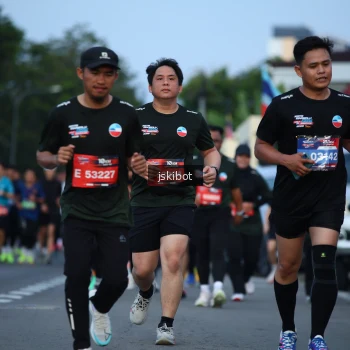 Runner Photo 3703891