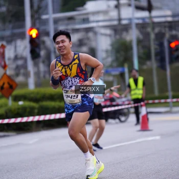Runner Photo 3703895