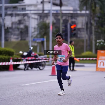 Runner Photo 3703896