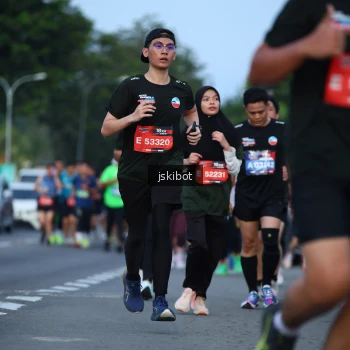 Runner Photo 3703905