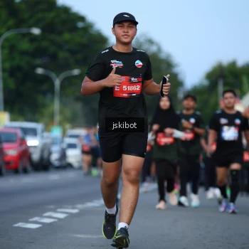 Runner Photo 3703918