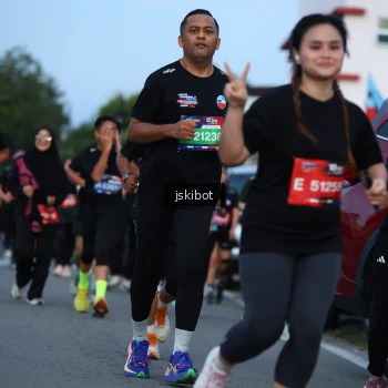 Runner Photo 3703940