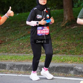 Runner Photo 3703954