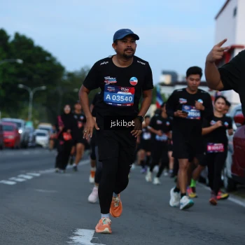 Runner Photo 3703958