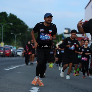 Runner Photo 3703963
