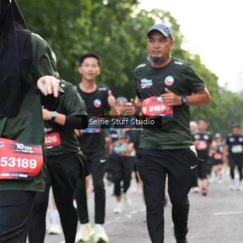 Runner Photo 3703980
