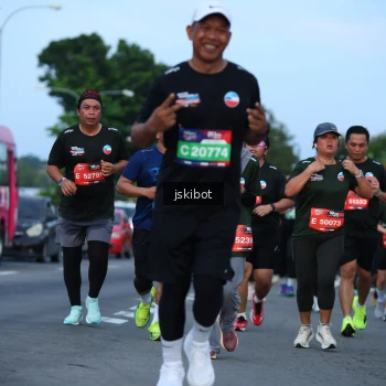 Runner Photo 3703989