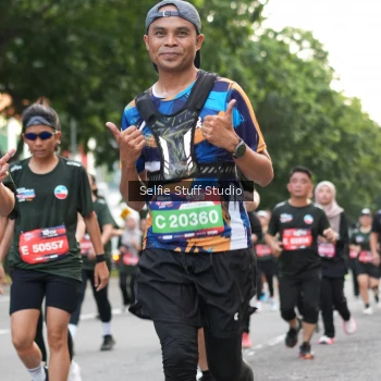 Runner Photo 3704021