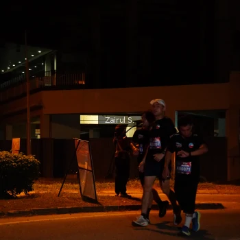 Runner Photo 3704023