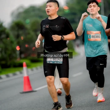 Runner Photo 3704024