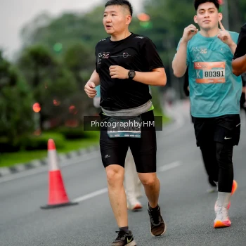 Runner Photo 3704026