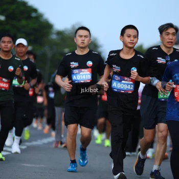 Runner Photo 3704039