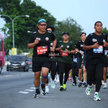 Runner Photo 3704084