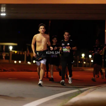 Runner Photo 3704159