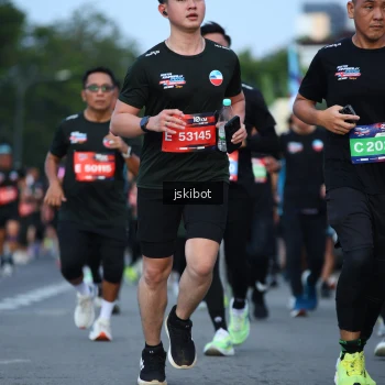 Runner Photo 3704174