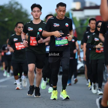 Runner Photo 3704175