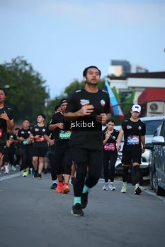 Runner Photo 3704300