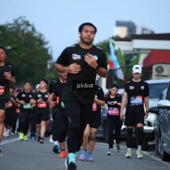 Runner Photo 3704306