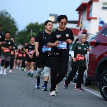 Runner Photo 3704379