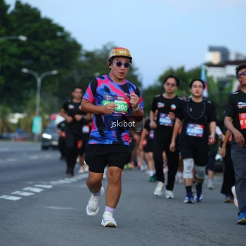 Runner Photo 3704390