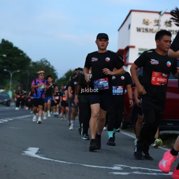 Runner Photo 3704393