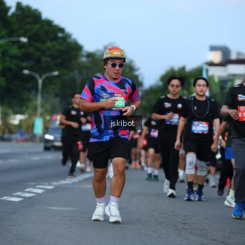 Runner Photo 3704396