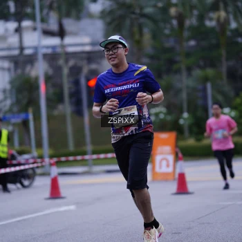 Runner Photo 3704415