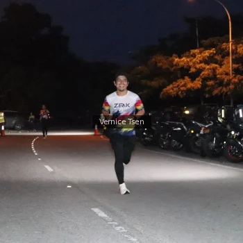 Runner Photo 3704423