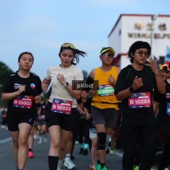 Runner Photo 3704425