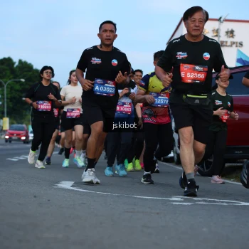 Runner Photo 3704435
