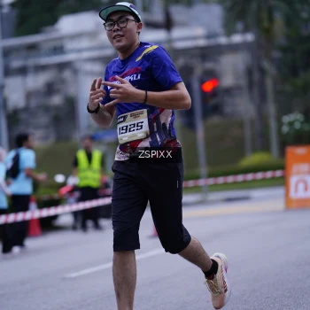 Runner Photo 3704453