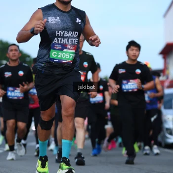 Runner Photo 3704456