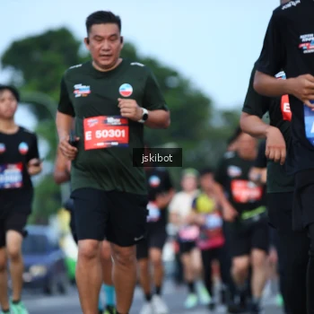 Runner Photo 3704486