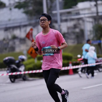 Runner Photo 3704497