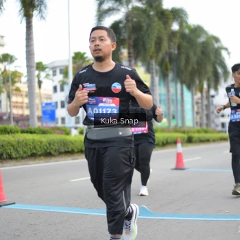 Runner Photo 3704507