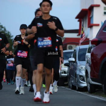 Runner Photo 3704517