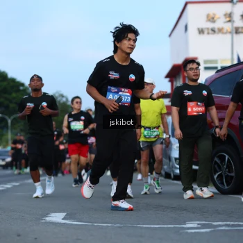 Runner Photo 3704576