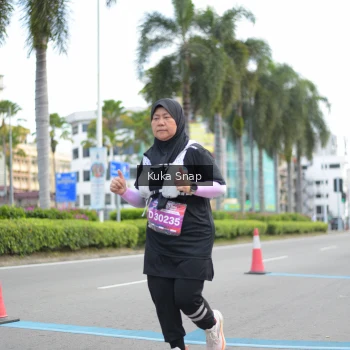 Runner Photo 3704596