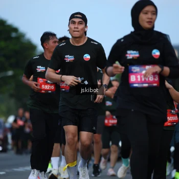 Runner Photo 3704656