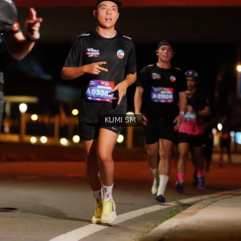 Runner Photo 3704672