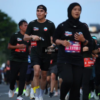Runner Photo 3704673