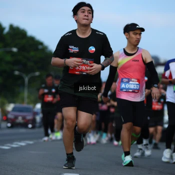 Runner Photo 3704715
