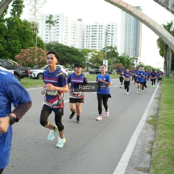 Runner Photo 3704723