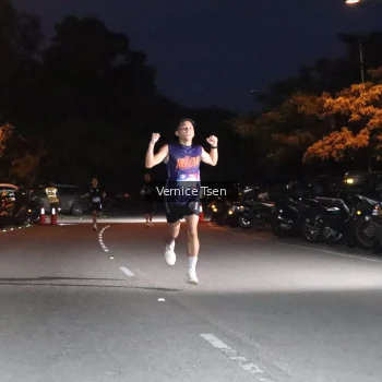 Runner Photo 3704724