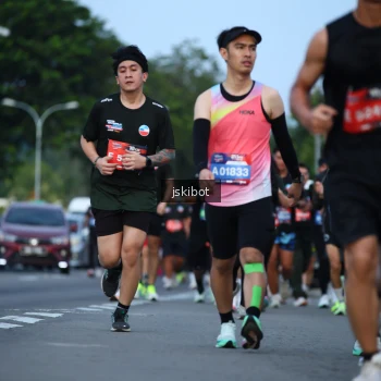 Runner Photo 3704743