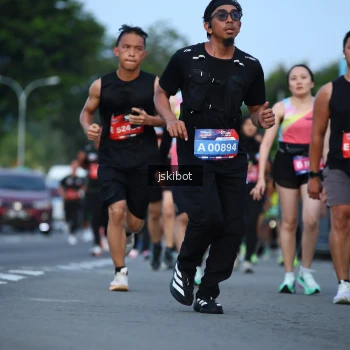Runner Photo 3704767
