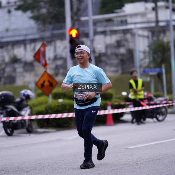 Runner Photo 3704771