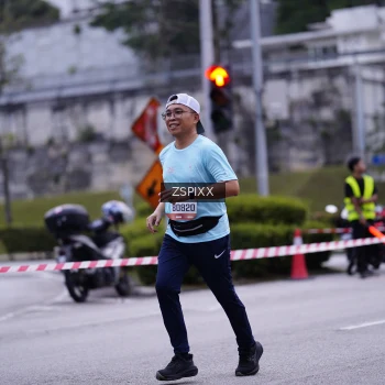 Runner Photo 3704783